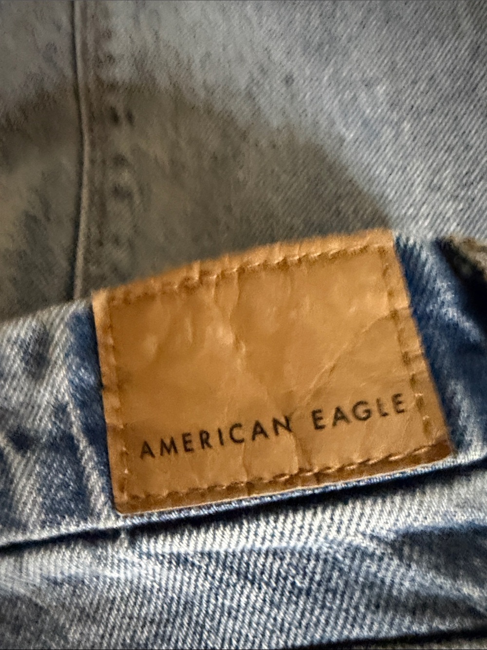 American Eagle Outfitters Light Wash Blue Relaxed Jeans - Picture 7 of 10